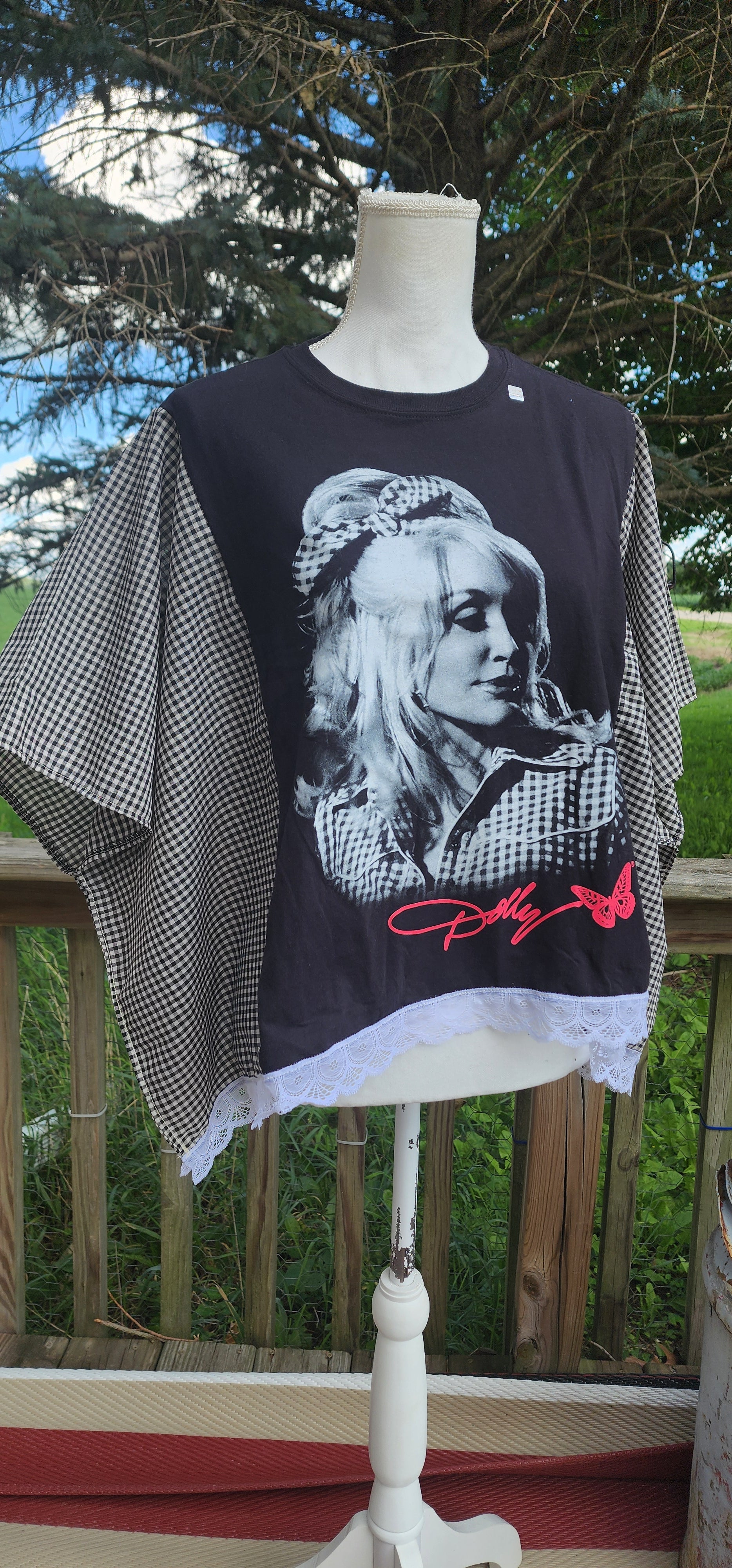 Dolly Shirt with CLOSED sleeves(see 2nd pic) XL and under