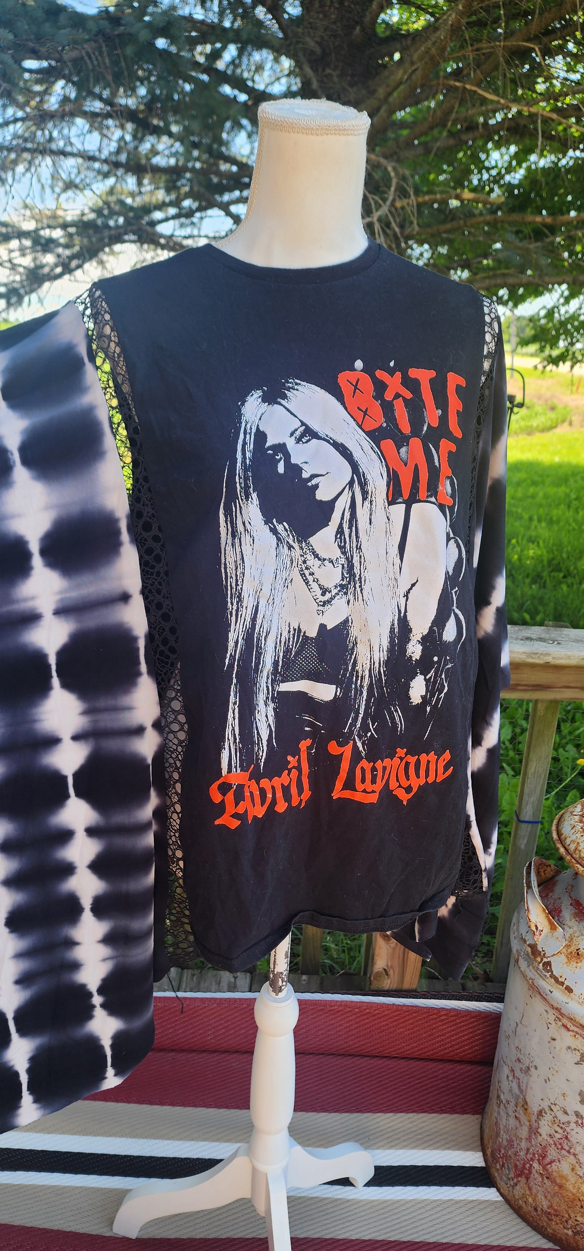 Avril Lavigne Bite Me Poncho Shirt