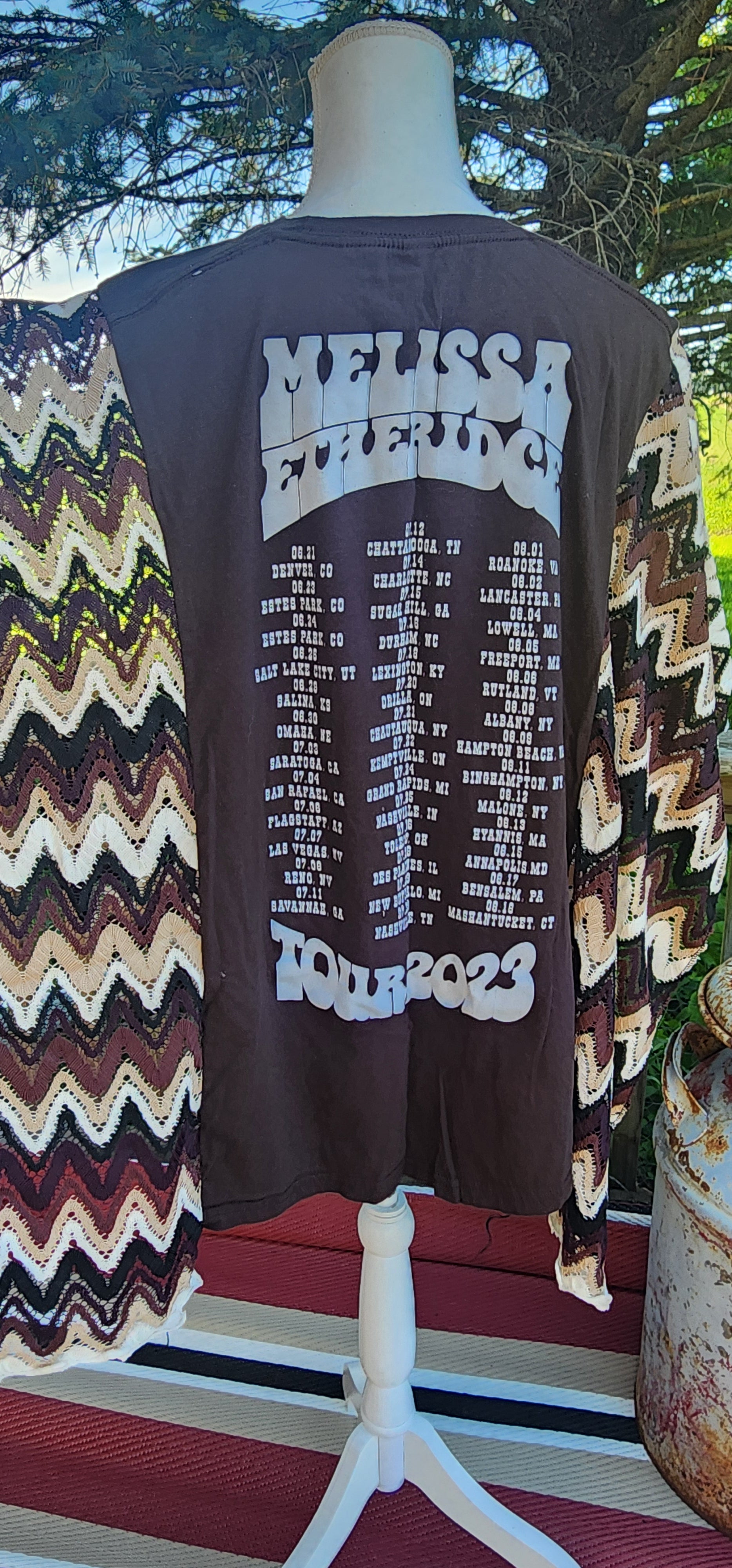 Crochet Sleeve Melissa Etheridge poncho shirt ( xl and under)