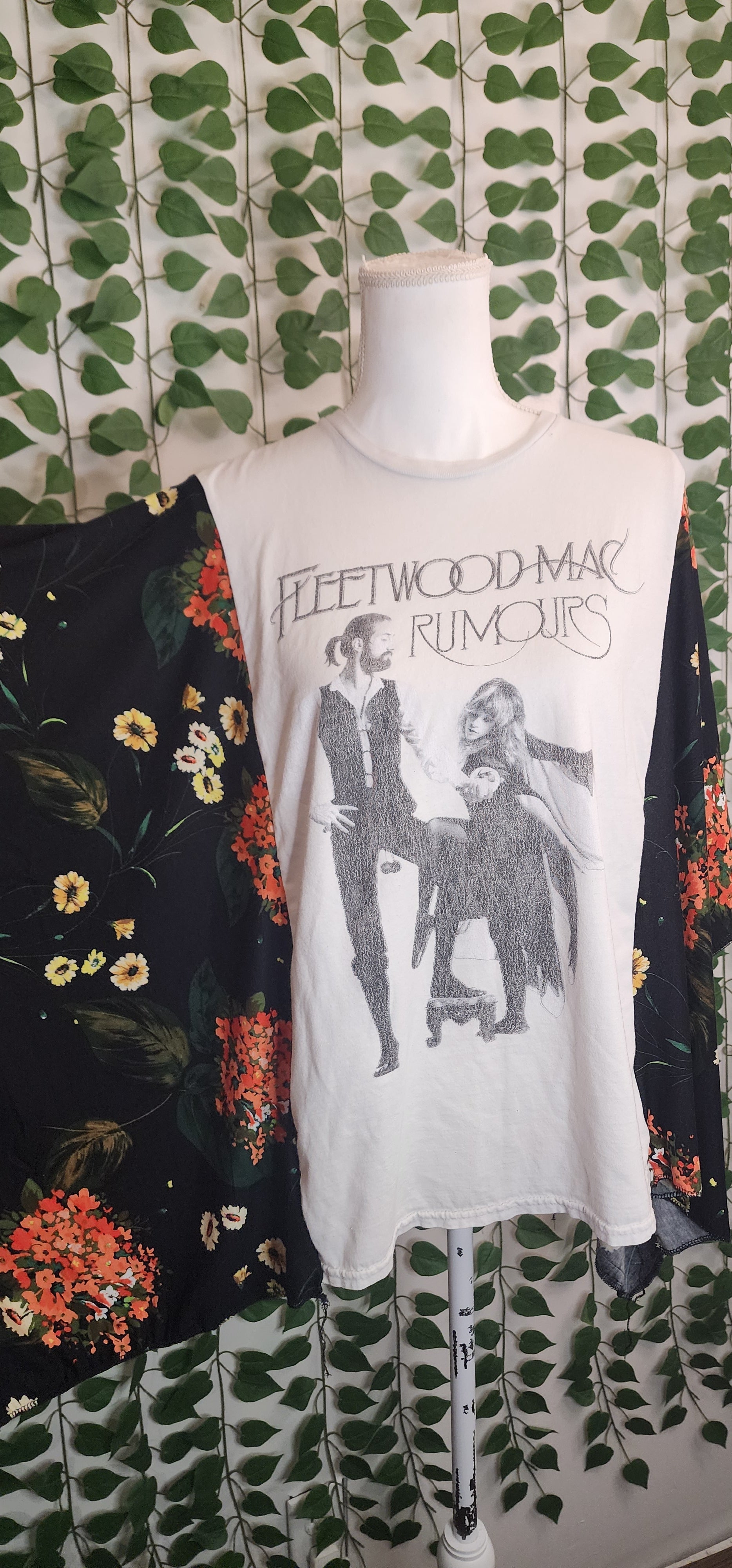 Fleetwood Mac with Black Vintage sleeves